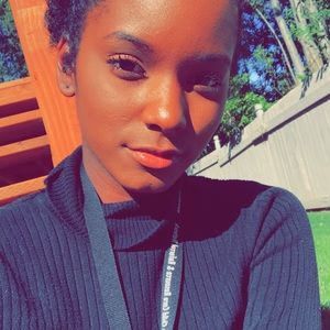 Meet your Posher, Niyamika